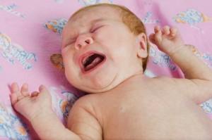 Колики в корема при новородени: лечение и профилактика