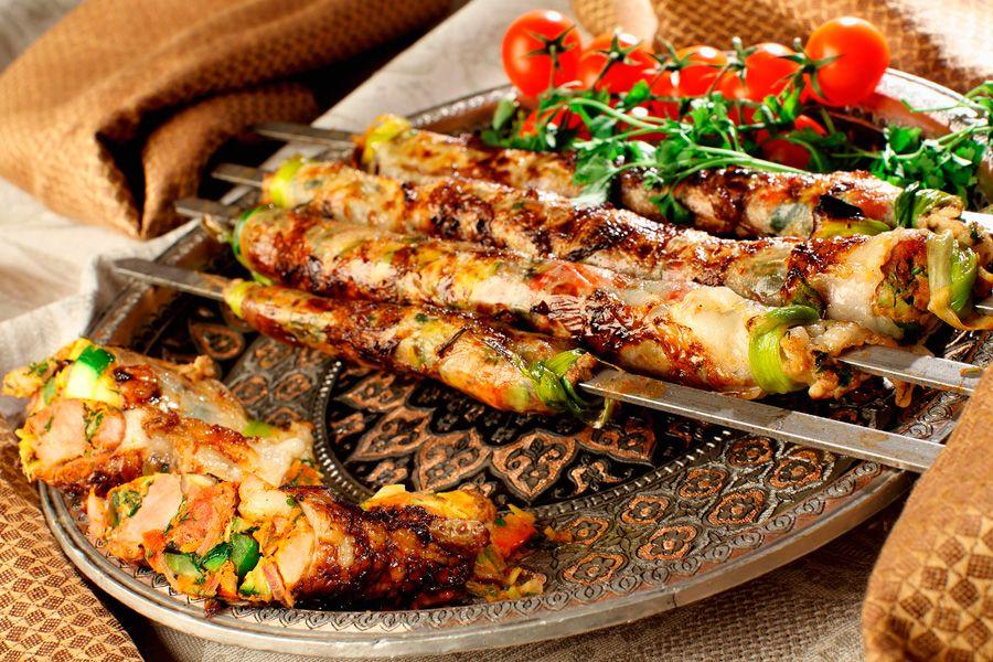Selbstgemachtes Kebab-Rezept: Kochen Sie von Ihrem Lieblingsfleisch in einer Pfanne oder im Ofen!