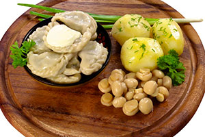 Dumplings na may patatas at kabute