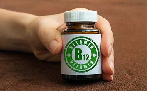Jar ng Vitamin B12
