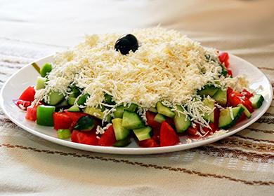 Shopska (Bulgarian) Recipe ng Salad: Tamang-tama para sa Almusal, Tanghalian, at Hapunan