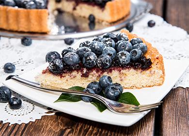 Blueberry pie: simpleng mga recipe at pagkakaiba-iba na may mascarpone, meringue, pagpuno ng yogurt