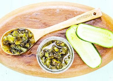 Cucumber jam: mga recipe para sa isang kakaibang dessert na may lemon, mint, honey, mansanas