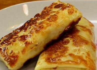 Paano gumawa ng masarap na pancake na may mga mansanas