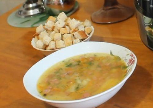 Νόστιμη και ικανοποιητική σούπα μπιζελιού σε μια βραδεία κουζίνα: μια συνταγή με φωτογραφίες βήμα προς βήμα.