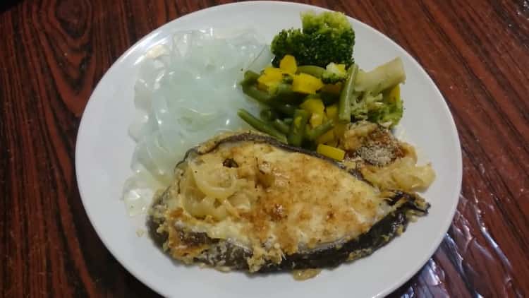 Oven inihurnong catfish steak - isang masarap na recipe para sa pagluluto