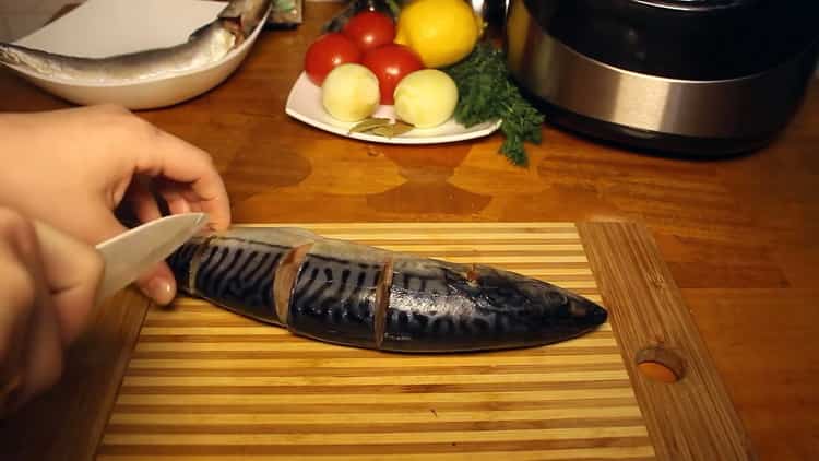 За да готвите риба в бавна печка, подгответе съставките