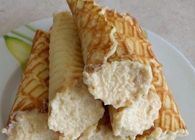 Ang pinaka-masarap na waffle cream: nagluluto kami ayon sa recipe na may isang larawan.