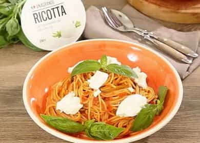 Spaghetti na may tomato paste at ricotta - simple at napaka-masarap 🍝