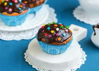 Masarap Chocolate Frosting para sa Cupcakes - Maghanda sa Mga Minuto