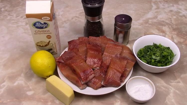 Upang maghanda ng pink salmon sa isang creamy sauce, ihanda ang mga sangkap