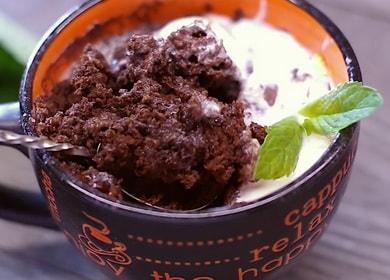 Ein Rezept für ein zartes eifreies Schokoladenmuffin - die Geheimnisse des Backens in der Mikrowelle