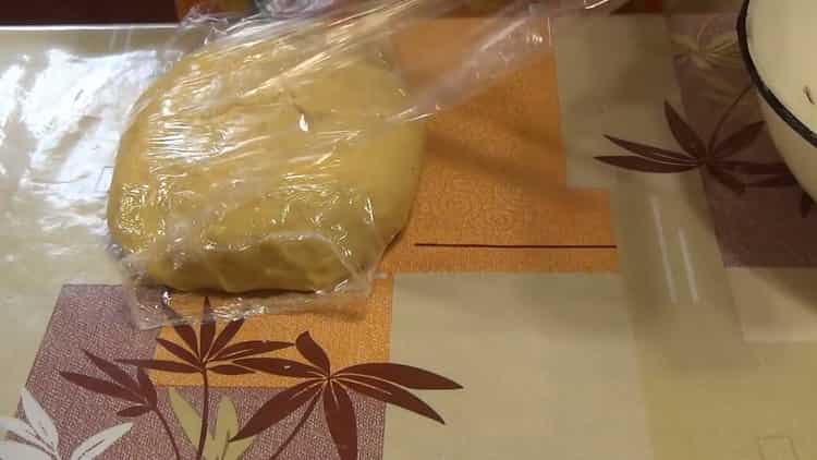 Upang makagawa ng mga bagel na may jam, balutin ang kuwarta sa isang bag