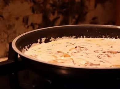 Spaghetti creamy sauce hakbang-hakbang na recipe na may larawan