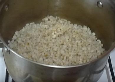 Paano matutunan kung paano lutuin ang barley sa tubig nang hindi mababad 🥣