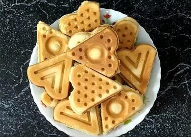Pagluluto ng masarap na waffles sa isang Soviet waffle iron: isang recipe na may mga hakbang sa hakbang na larawan.