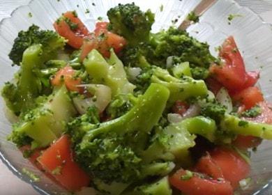 Wir bereiten einen köstlichen Brokkolisalat nach einem Schritt-für-Schritt-Rezept mit einem Foto zu.