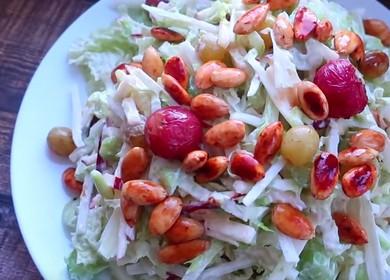 Ang isang masarap na recipe ng salad na may kintsay stem: hakbang-hakbang na mga larawan.