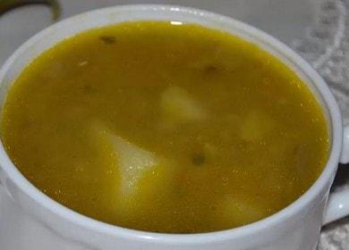 Eine leckere Suppe mit Linsen und Kartoffeln nach einem Schritt-für-Schritt-Rezept mit Foto zubereiten.