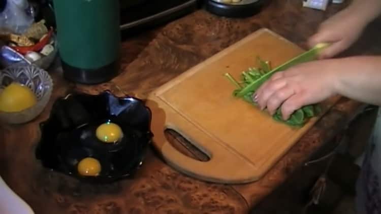 Pagluluto ng omelet na may spinach