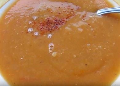Wir bereiten eine köstliche Suppe mit roten Linsen nach einem schrittweisen Rezept mit einem Foto zu.