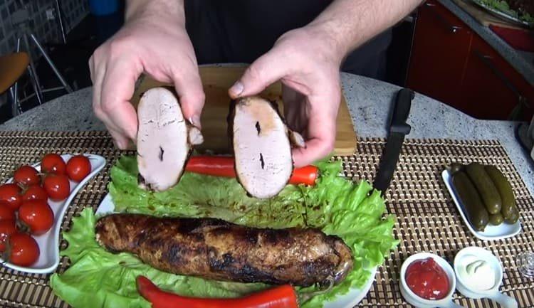 Ang karski kebab ay napaka masarap at makatas.