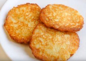 Pagluluto ng masarap na pancake ng patatas klasikong recipe na may mga hakbang-hakbang na larawan.