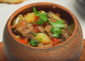 Duftende kaukasische Küche: Ein Rezept für Chanakhs mit schrittweisen Fotos.